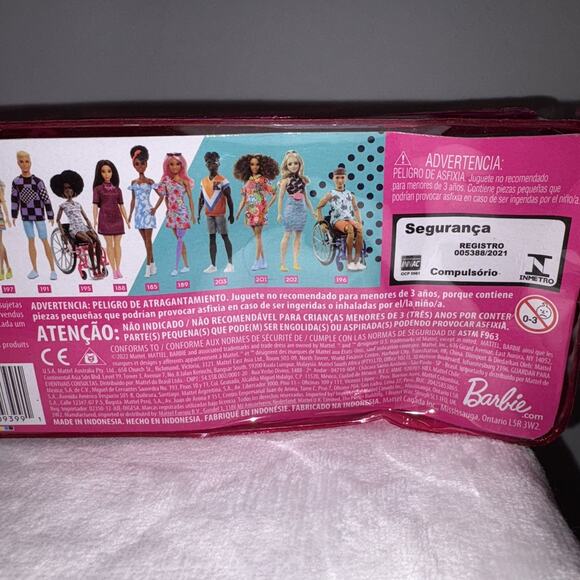 Barbie Fashionistas Doll #202 with Curvy Body GRL PWR NIP 2022 - Picture 7 of 8